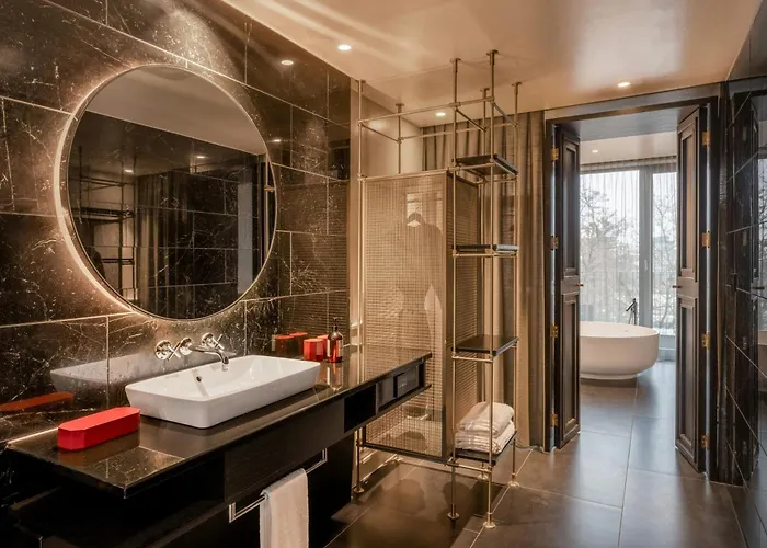 Roomers Munich, Autograph Collection